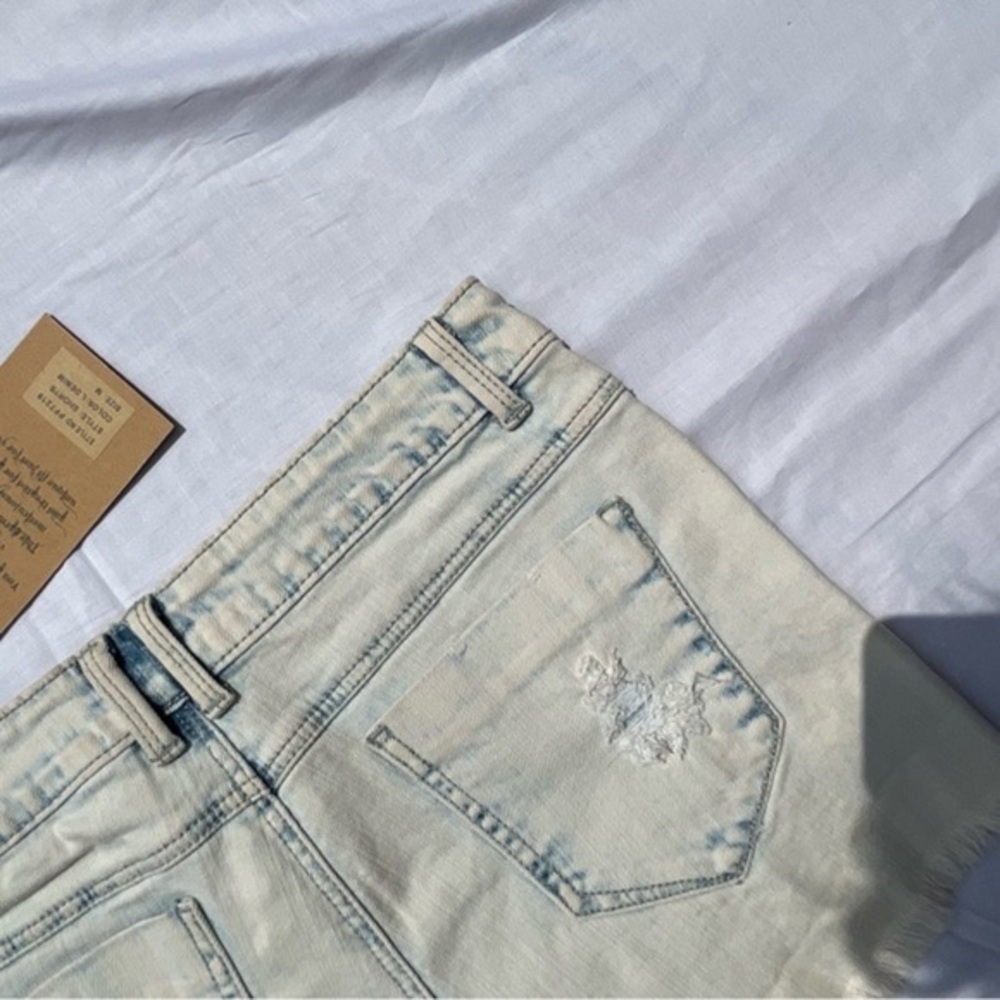 New Acid Wash Jean Shorts - Picture 3 of 8